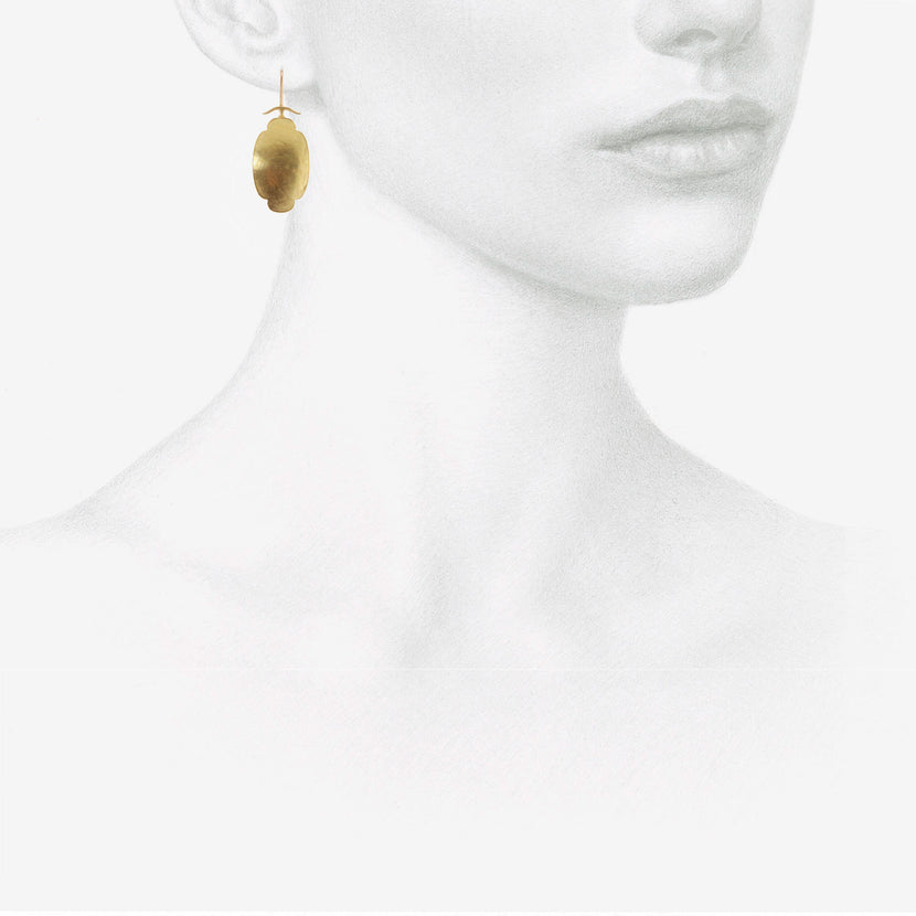 GABRIELLA KISS 18K MEDIUM-LARGE OVAL SCALLOP EARRINGS