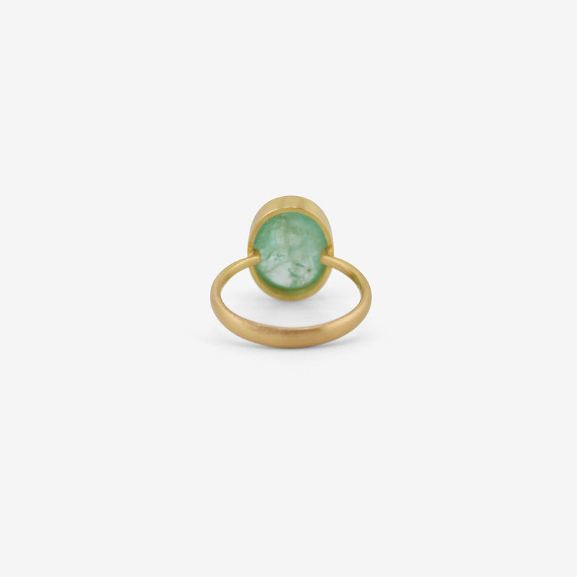 GABRIELLA KISS 18K & OVAL CABOCHON PALE EMERALD RING, 6.6CT