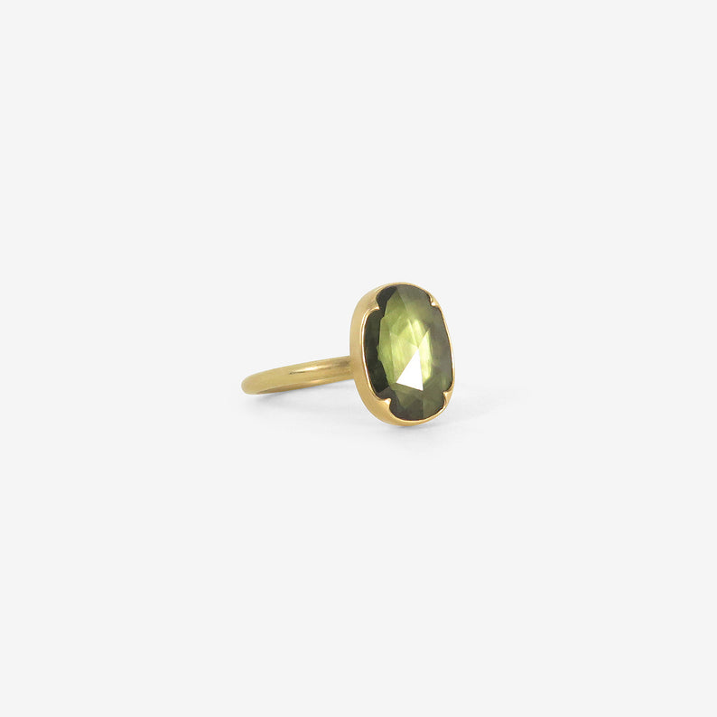 GABRIELLA KISS 18K & OVAL FACETED GREEN SAPPHIRE RING, 3.2CT