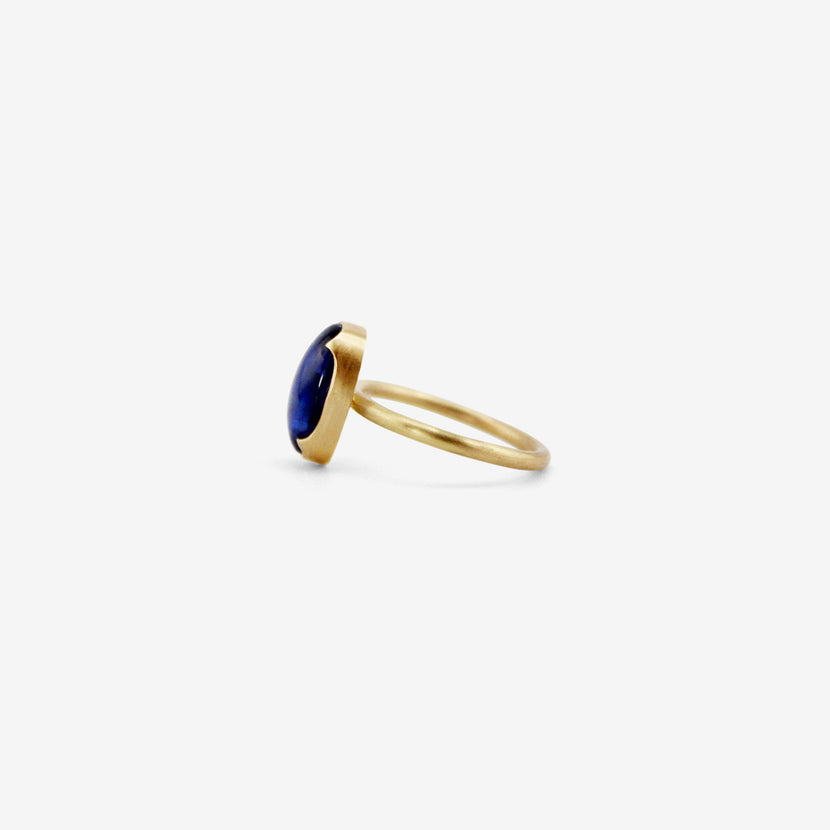 GABRIELLA KISS 18K & OVAL KYANITE RING, 4.61CT