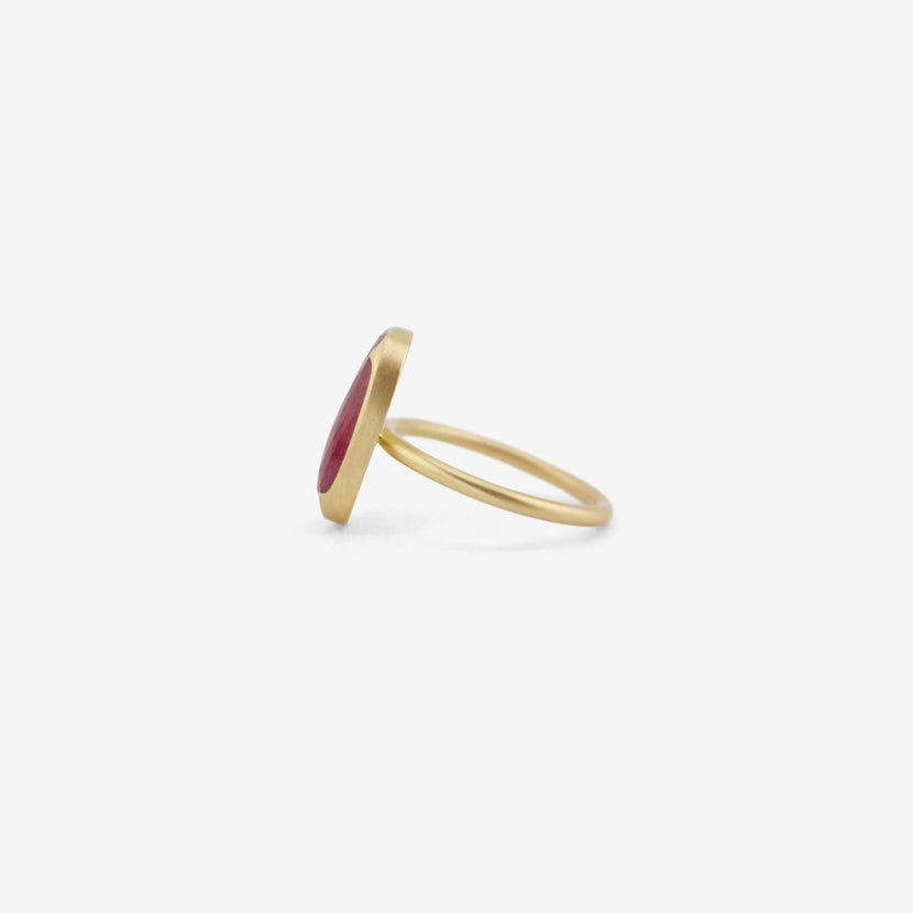 GABRIELLA KISS 18K & OVAL ROSE-CUT RUBY RING, 5.16CT