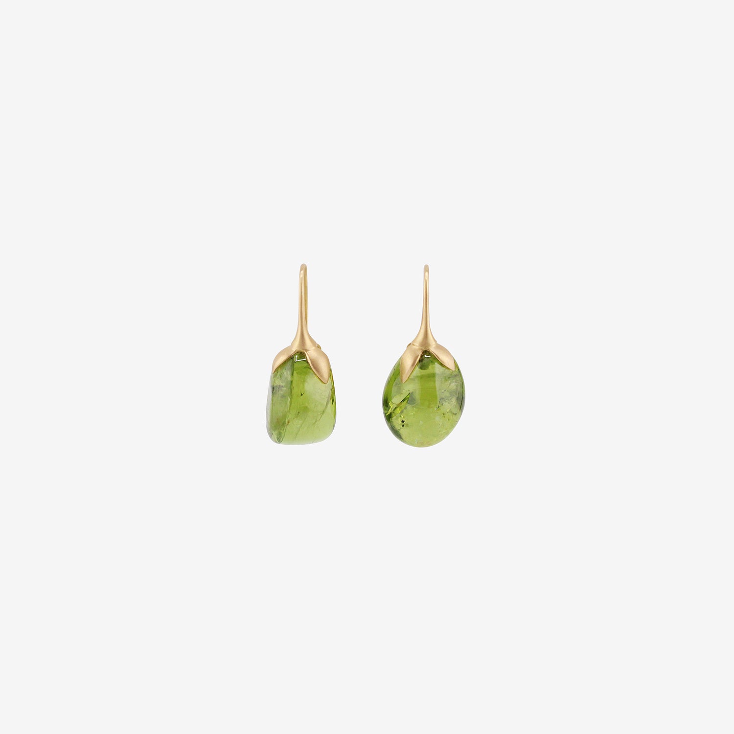 GABRIELLA KISS 18K & TUMBLED PERIDOT EGGPLANT EARRINGS