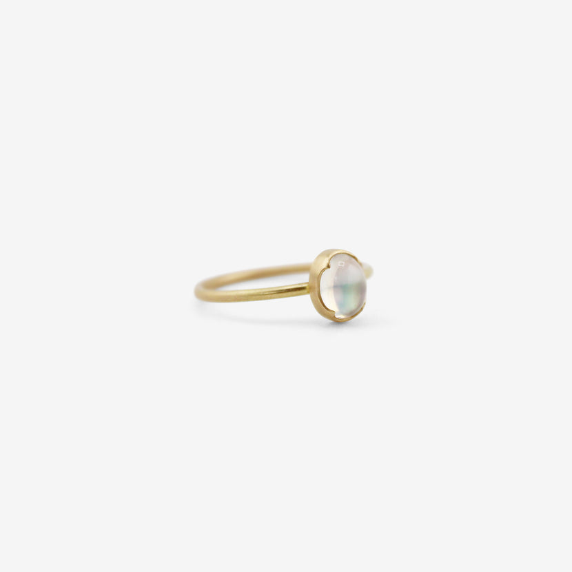 GABRIELLA KISS 18K & SMALL OVAL RAINBOW MOONSTONE RING