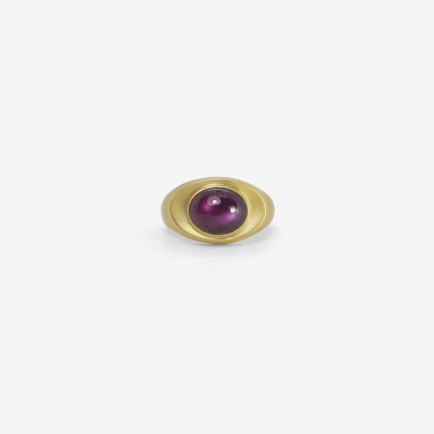 GABRIELLA KISS 18K & STAR RUBY SIGNET RING, 3.6CT