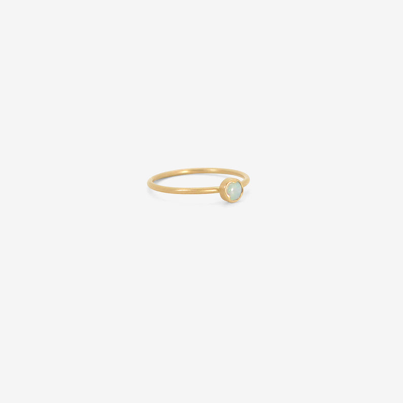 GABRIELLA KISS 18K & TINY ROUND AUSTRALIAN OPAL RING