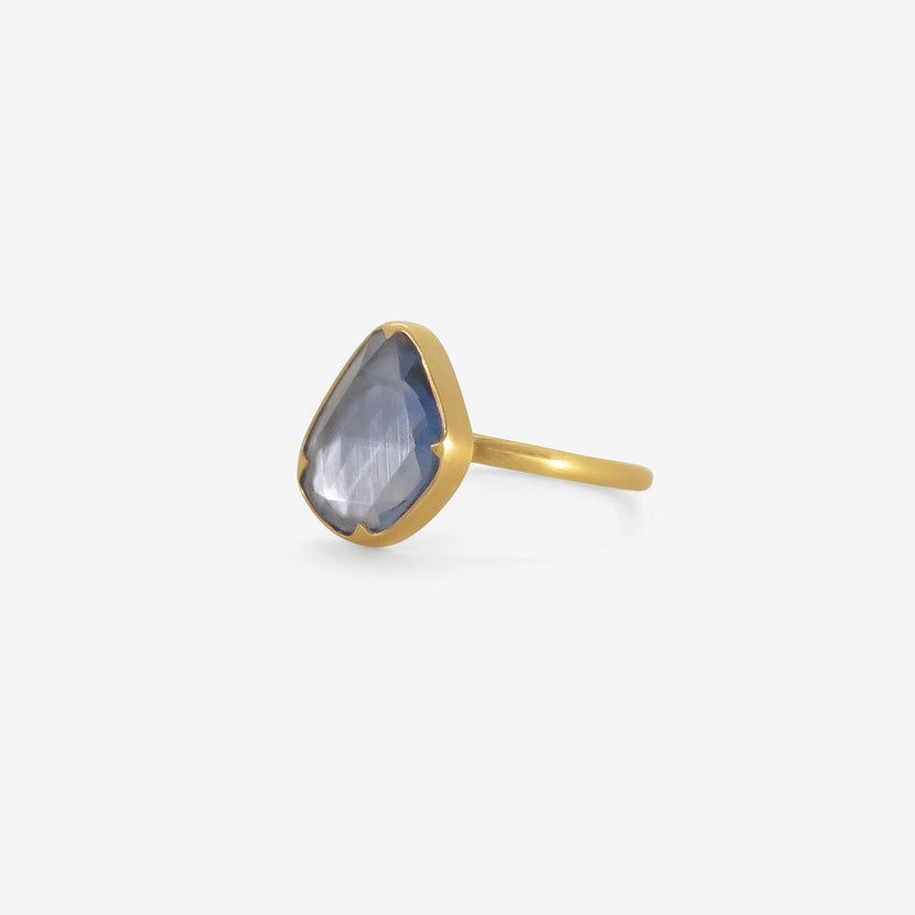 GABRIELLA KISS 18K & WONKY PALE BLUE SAPPHIRE RING, 2.45CT