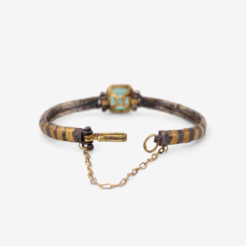 JUDY GEIB SILVER & 22K STRIPED CUFF BRACELET WITH LIGHT COLOMBIAN EMERALD, 6.87CT