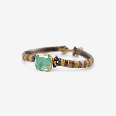 JUDY GEIB SILVER & 22K STRIPED CUFF BRACELET WITH LIGHT COLOMBIAN EMERALD, 6.87CT