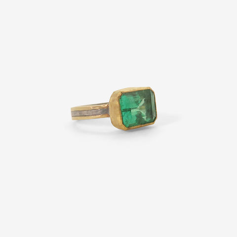 JUDY GEIB 22K & SILVER LOVELY COLOMBIAN EMERALD RING, 3.91CT