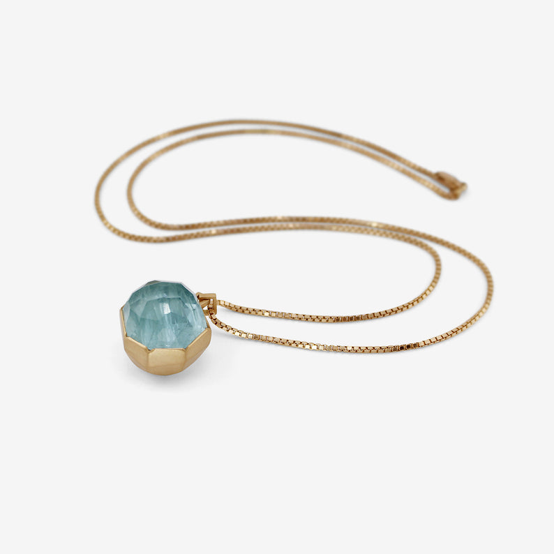 LOLA BROOKS 18K & AQUAMARINE CRYSTAL PEBBLE PENDANT, 18.37CT