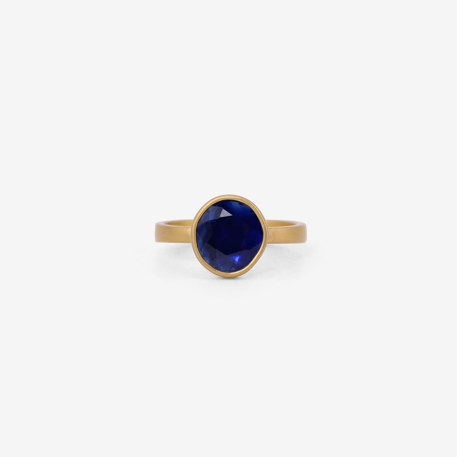 LOLA BROOKS 18K & BLUE SAPPHIRE SEQUIN RING, 1.47CT
