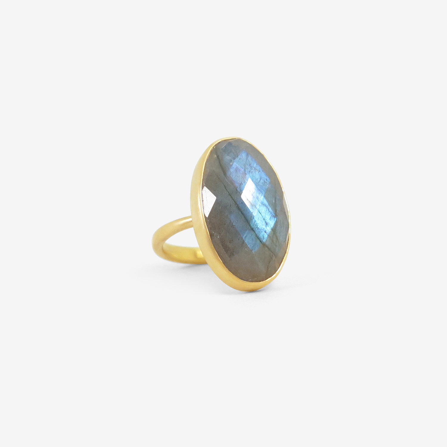 LOLA BROOKS 18K & OVAL CHECKERED LABRADORITE RING, 18.79CT
