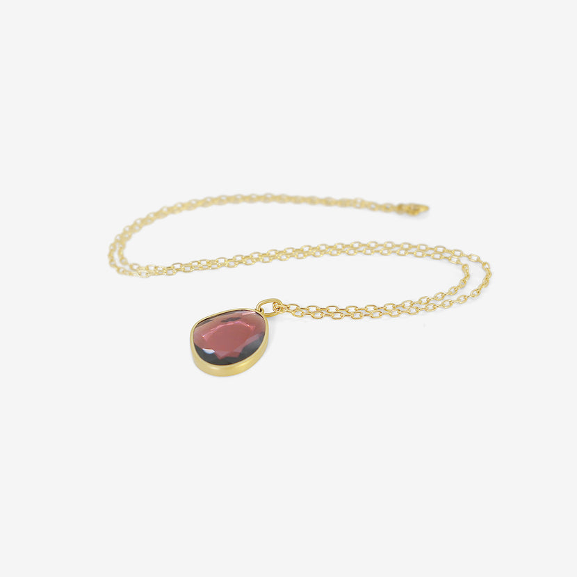LOLA BROOKS 18K & GARNET SEQUIN PEBBLE PENDANT, 4.33CT