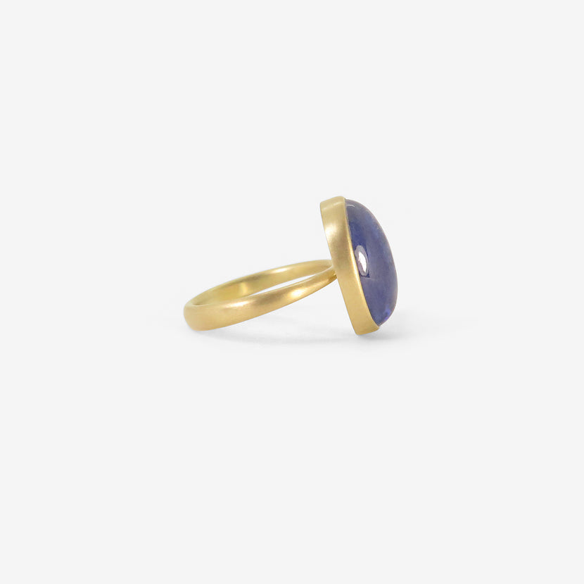 LOLA BROOKS 18K & OVAL TANZANITE RING, 12.34CT