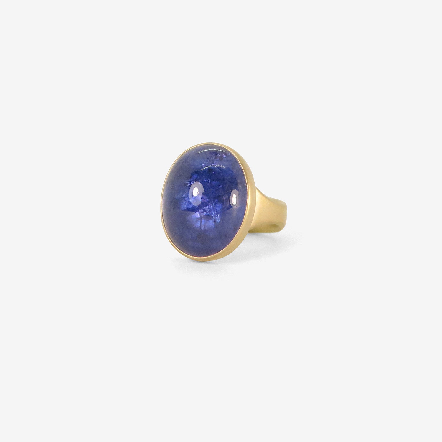 LOLA BROOKS 18K & OVAL TANZANITE RING, 18.39CT