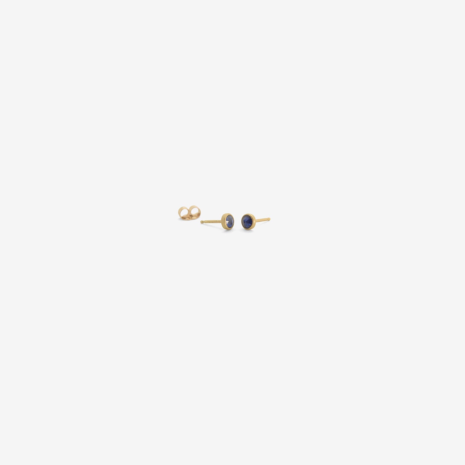 LOLA BROOKS 18K & ROUND DEEP BLUE SAPPHIRE STUDS, .46CT