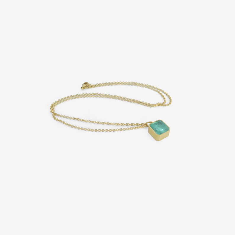LOLA BROOKS 18K & SQUARE EMERALD-CUT COLOMBIAN EMERALD PENDANT, 4.01CT