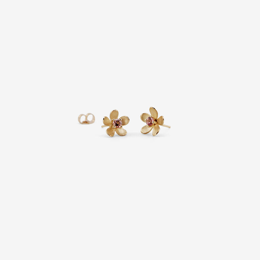 NICOLE LANDAW 14K BOLD FLOWER STUDS WITH PINK TOURMALINE CENTERS