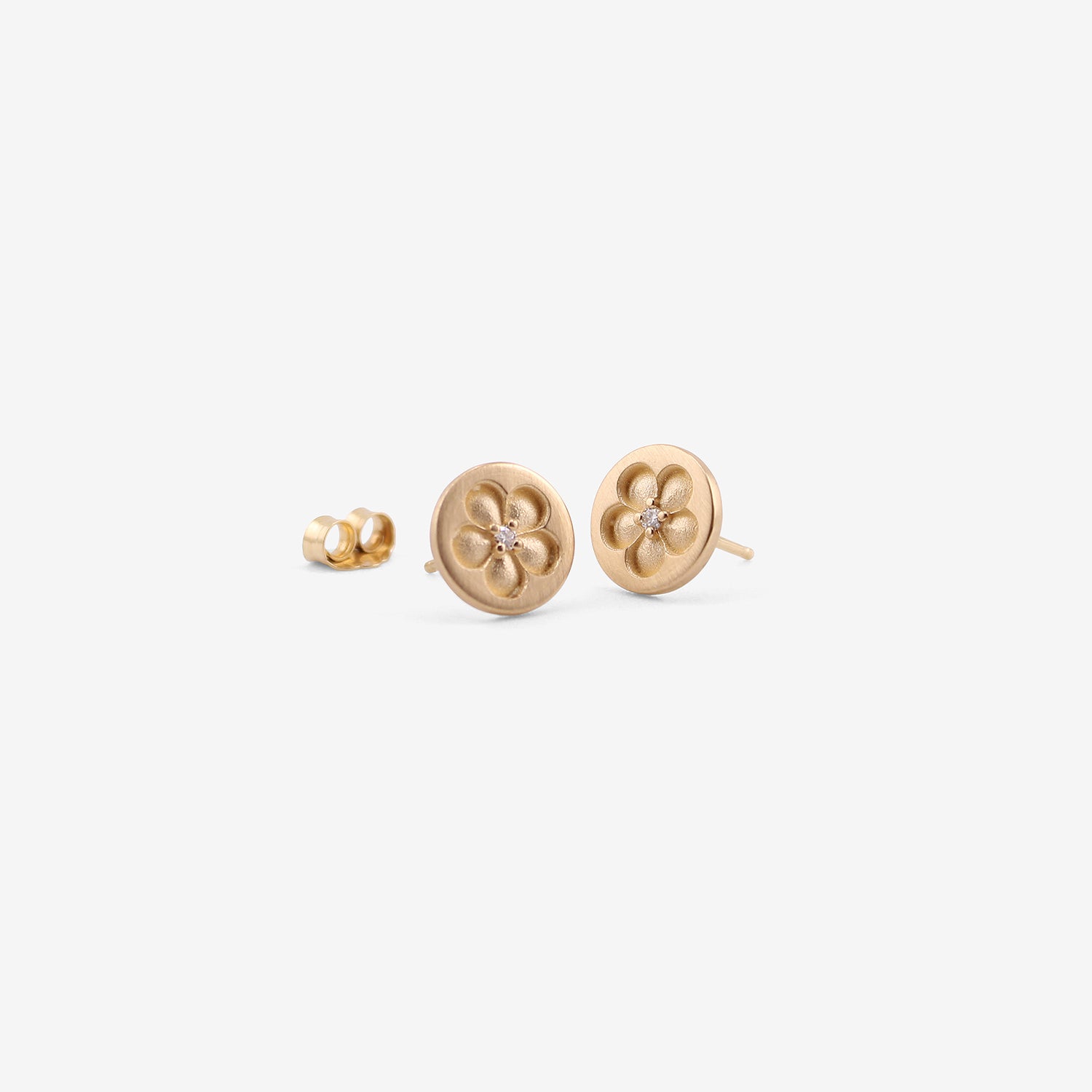 NICOLE LANDAW 14K & DIAMOND FLOWER STAMP STUDS, .03CT