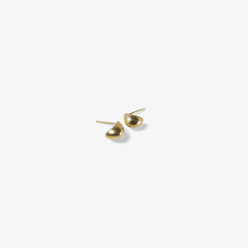 NICOLE LANDAW 14K SMALL TEARDROP HEWN EARRINGS ON POSTS
