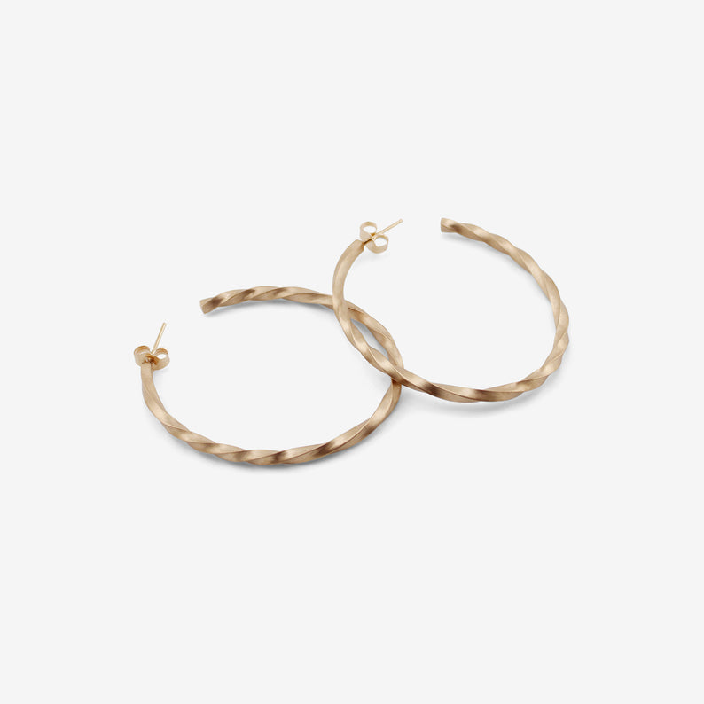 NICOLE LANDAW 14K OVAL TWIST HOOPS ON POSTS