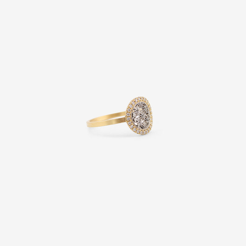 NIKOLLE RADI 18K & PLATINUM SMALL ROUND DAMASK RING WITH WHITE PAVÉ DIAMONDS