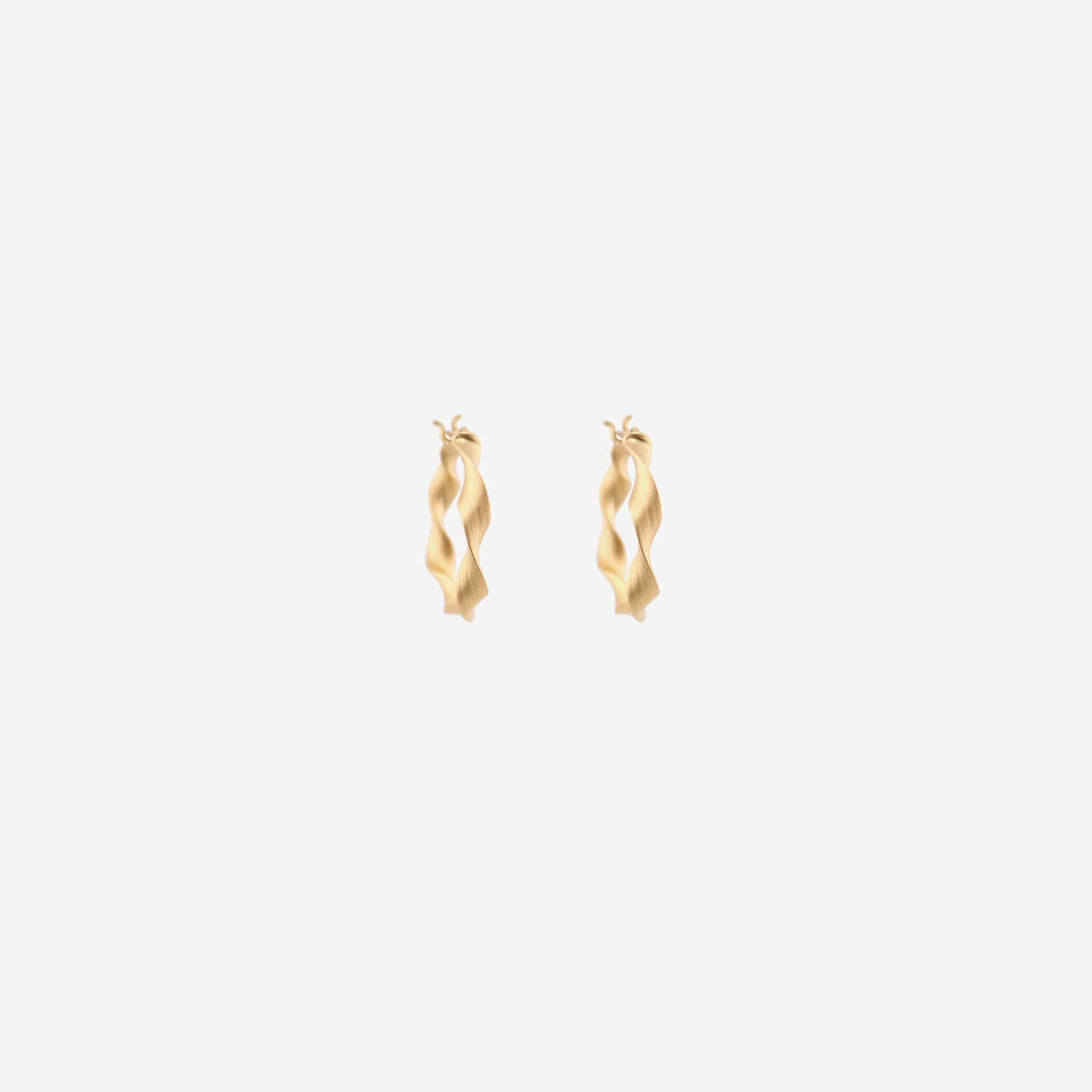 NIKOLLE RADI 18K SMALL SCROLL HOOPS ON POSTS