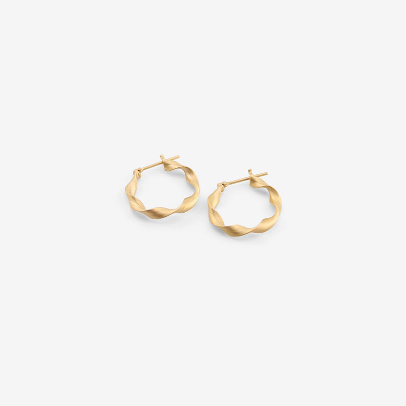 NIKOLLE RADI 18K SMALL SCROLL HOOPS ON POSTS