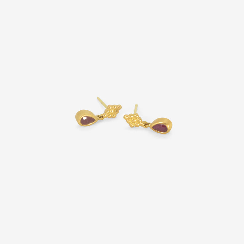 PROUNIS 22K & RUBY SMALL NONA EARRINGS
