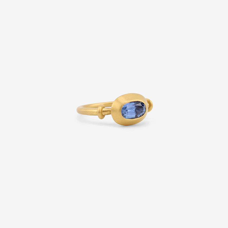 PROUNIS 22K & OVAL BLUE SAPPHIRE SMALL CAPSA RING