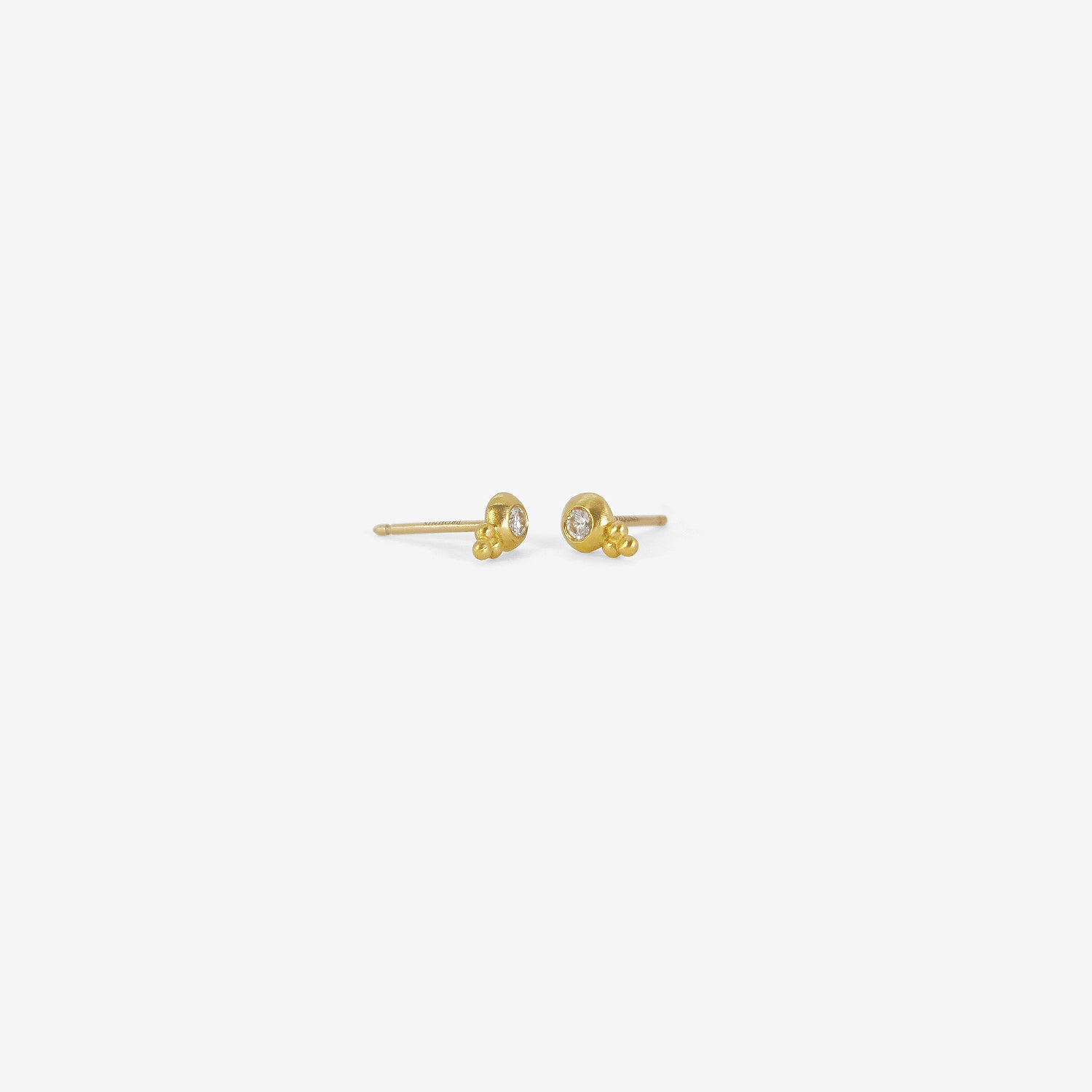 PROUNIS 22K SMALL LENTIL-SHAPED BULLA STUDS WITH DIAMONDS
