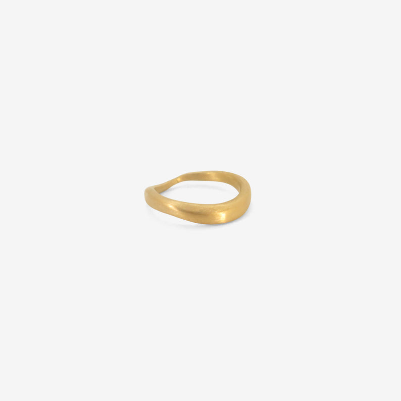 ROSANNE PUGLIESE 22K WAVE RING, SIZE 6 1/2