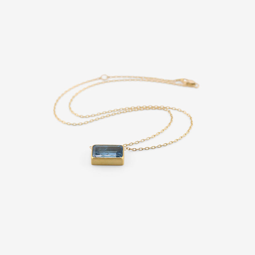 ROSANNE PUGLIESE 22K & EMERALD-CUT AQUAMARINE EAST/WEST NECKLACE, 5.5CT