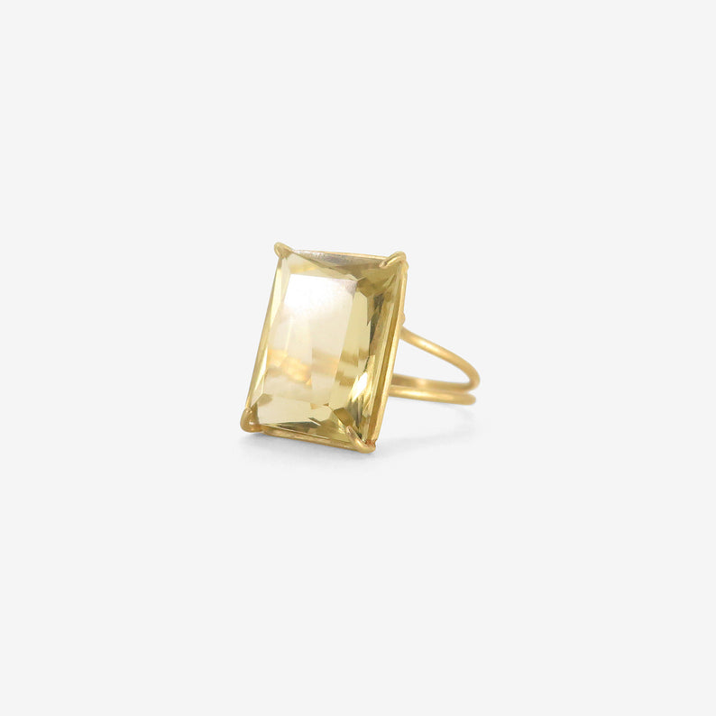 ROSANNE PUGLIESE 18K & LARGE RECTANGULAR CHAMPAGNE CITRINE RING, 11.5CT