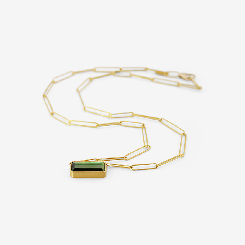 ROSANNE PUGLIESE 22K & GREEN TOURMALINE BAR NECKLACE WITH PAPERCLIP LINK CHAIN