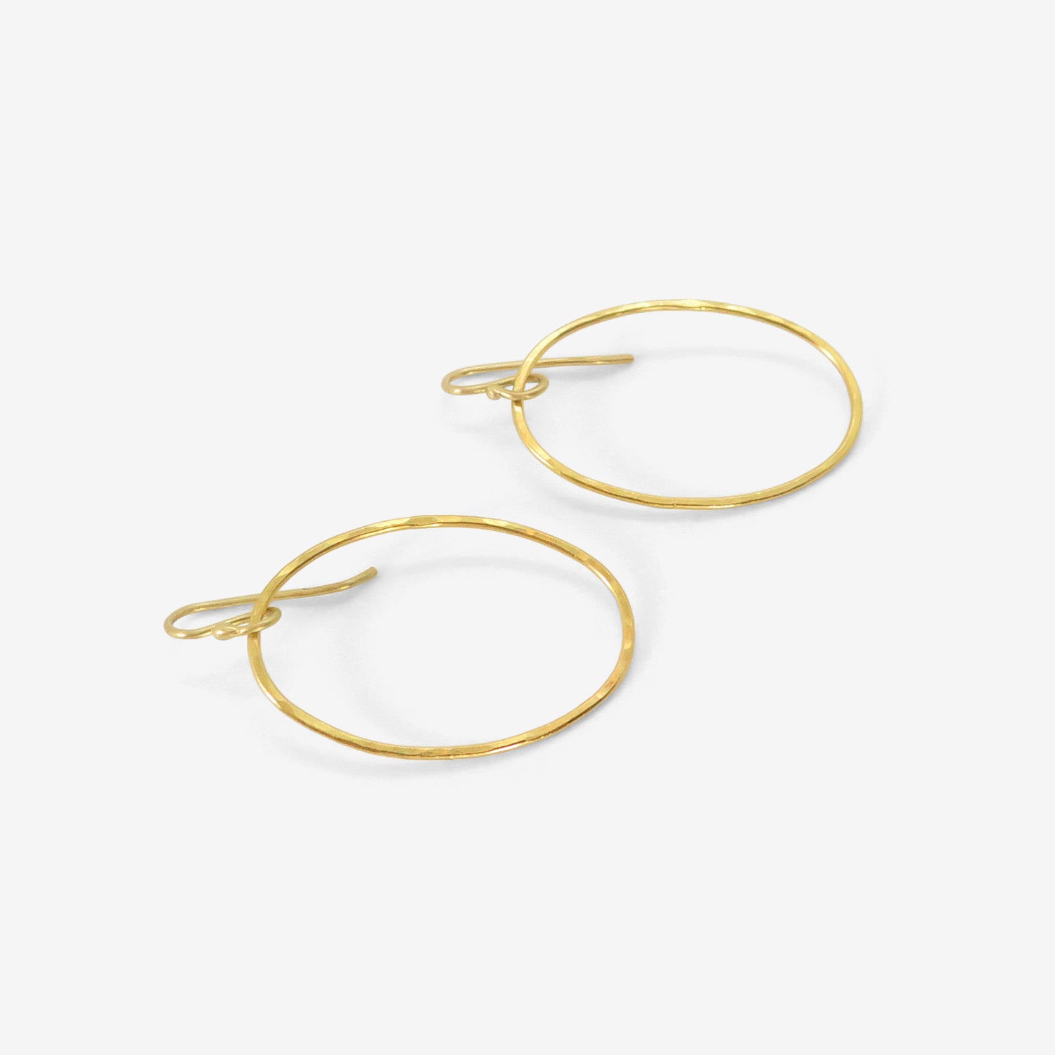 ROSANNE PUGLIESE 22K SMALL FRONT FACING OVAL HOOPS
