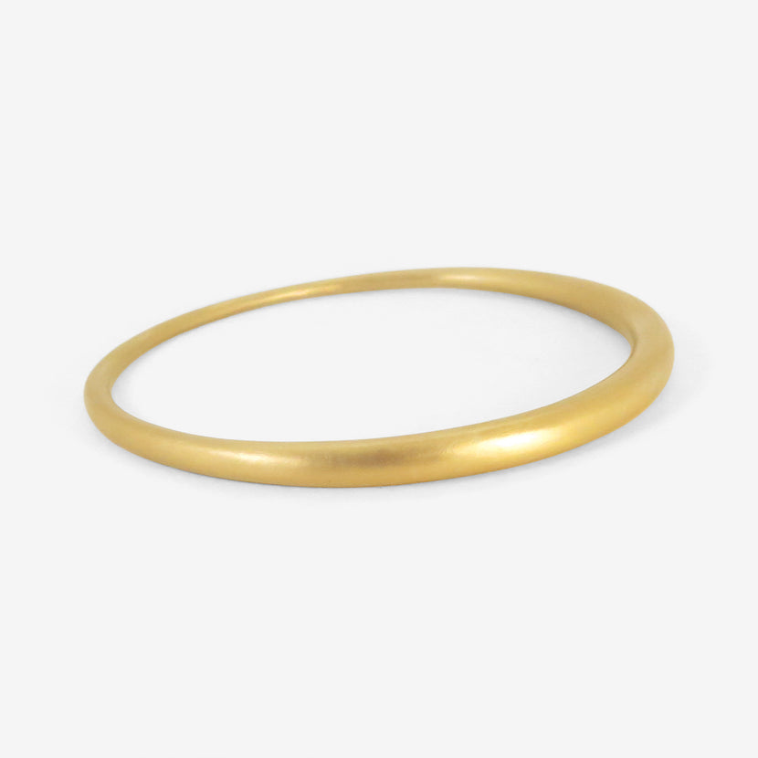 TED MUEHLING 18K SKINNY BANGLE, SIZE 3