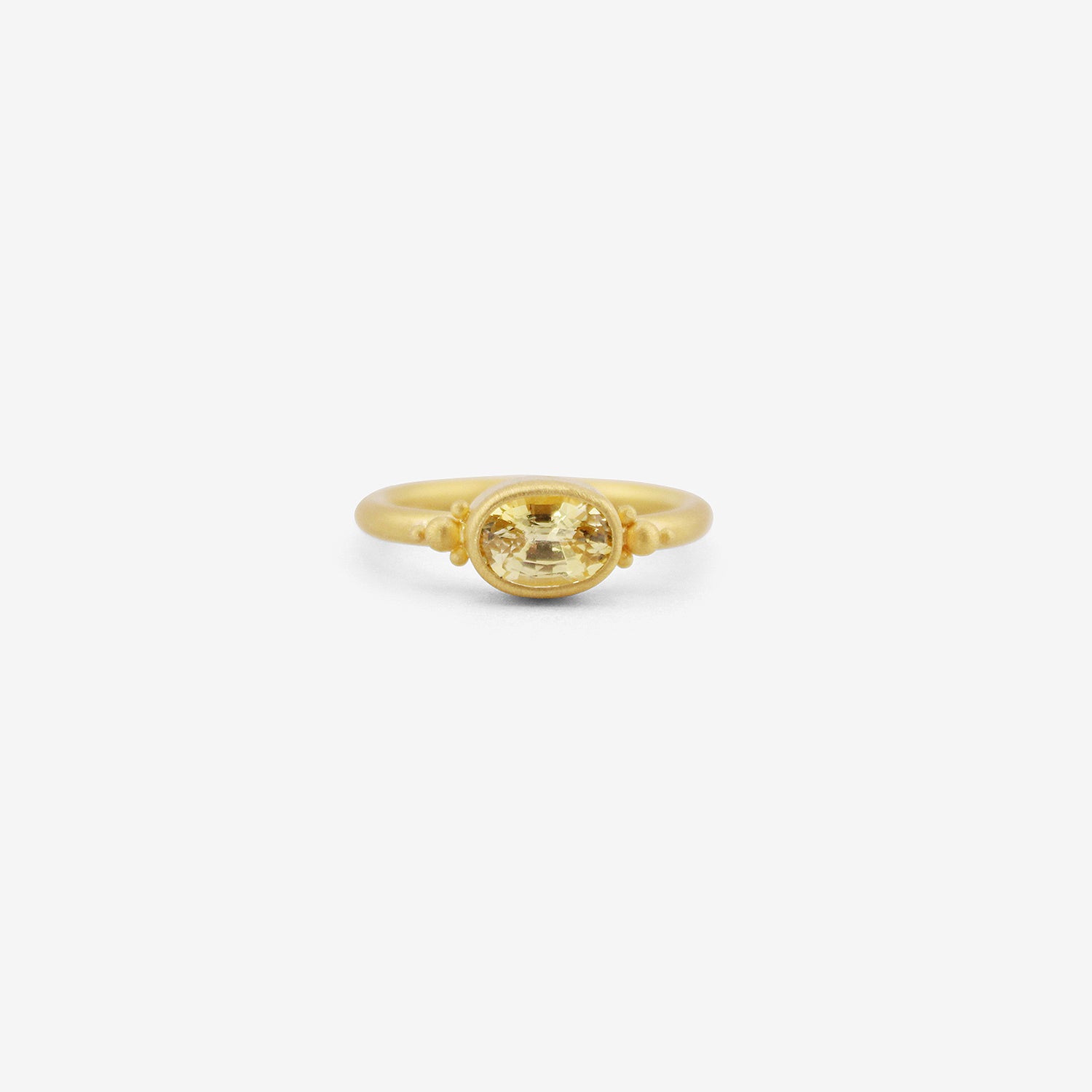 DENISE BETESH 22K & OVAL YELLOW SAPPHIRE RING WITH GRANULATION, 1.04CT