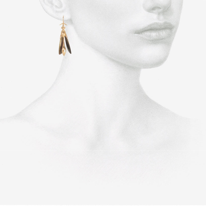 GABRIELLA KISS 10K & BLACK MOTHER-OF-PEARL ARTICULATED WASPS