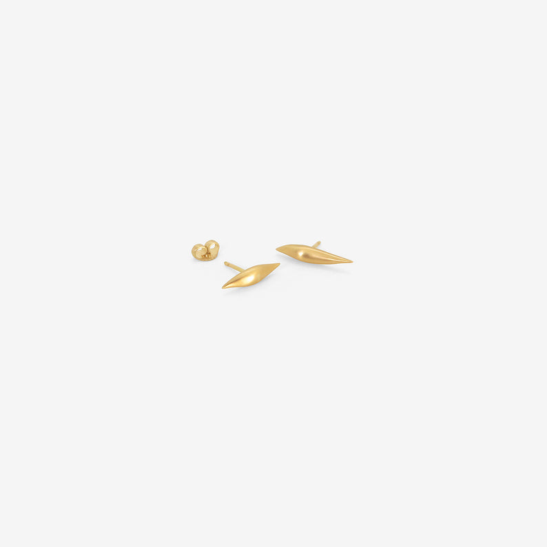 GABRIELLA KISS 18K SMALL/MEDIUM SLUG STUDS