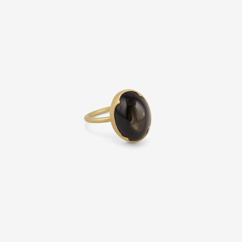 GABRIELLA KISS 18K & OVAL BROWN STAR SAPPHIRE RING, 6.75CT