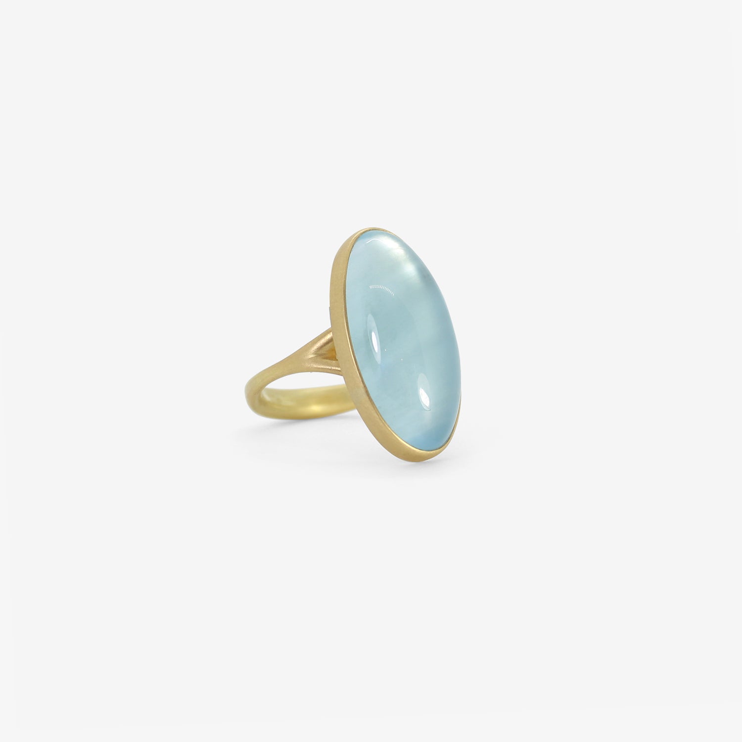 LOLA BROOKS 18K & ELONGATED OVAL AQUAMARINE RING, 13.92CT