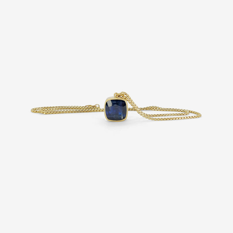 LOLA BROOKS 18K & CUSHION-SHAPED KYANITE PENDANT