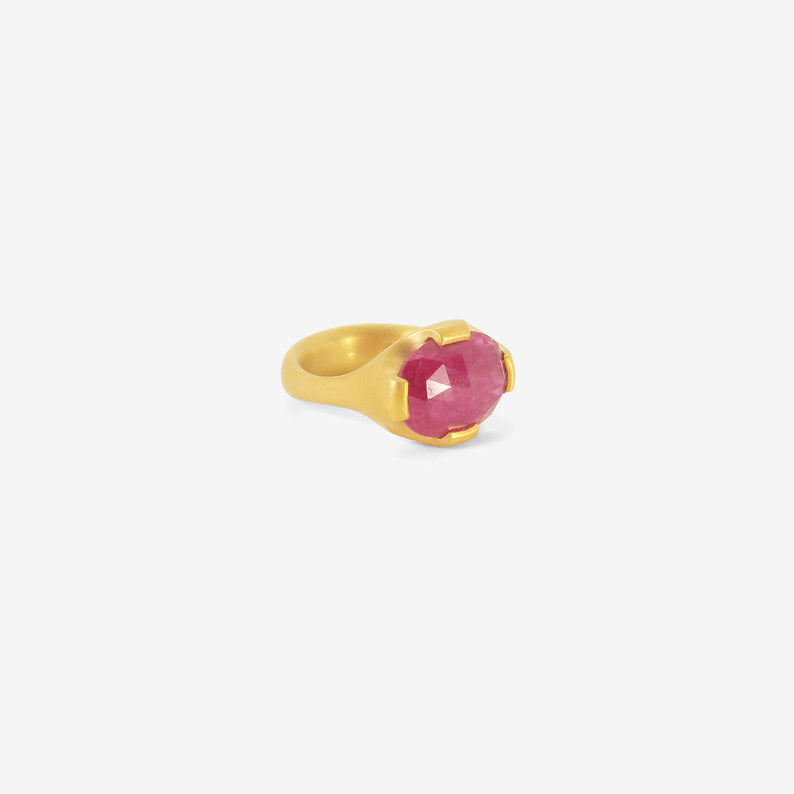 LOLA BROOKS 22K & OVAL FACETED RUBY VAULTED RING, 5.99CT