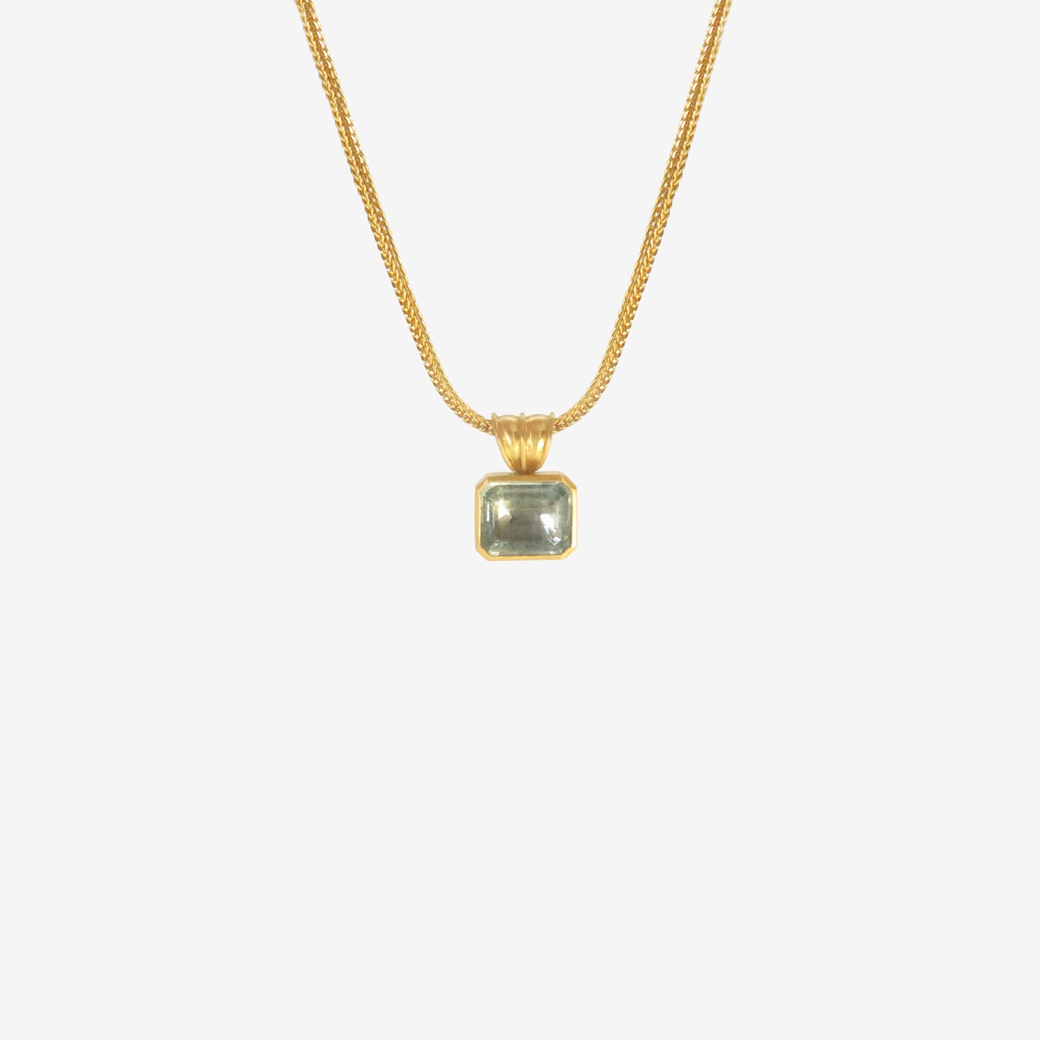 PROUNIS 22K & GREEN BERYL BABY BLOCK PENDANT