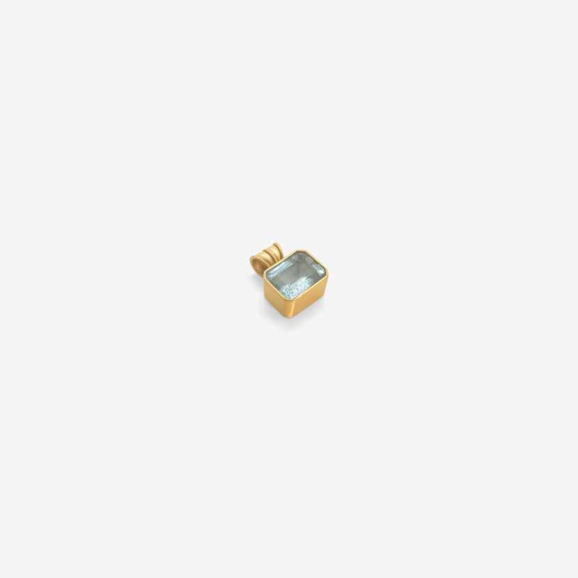 PROUNIS 22K & AQUAMARINE BABY BLOCK PENDANT