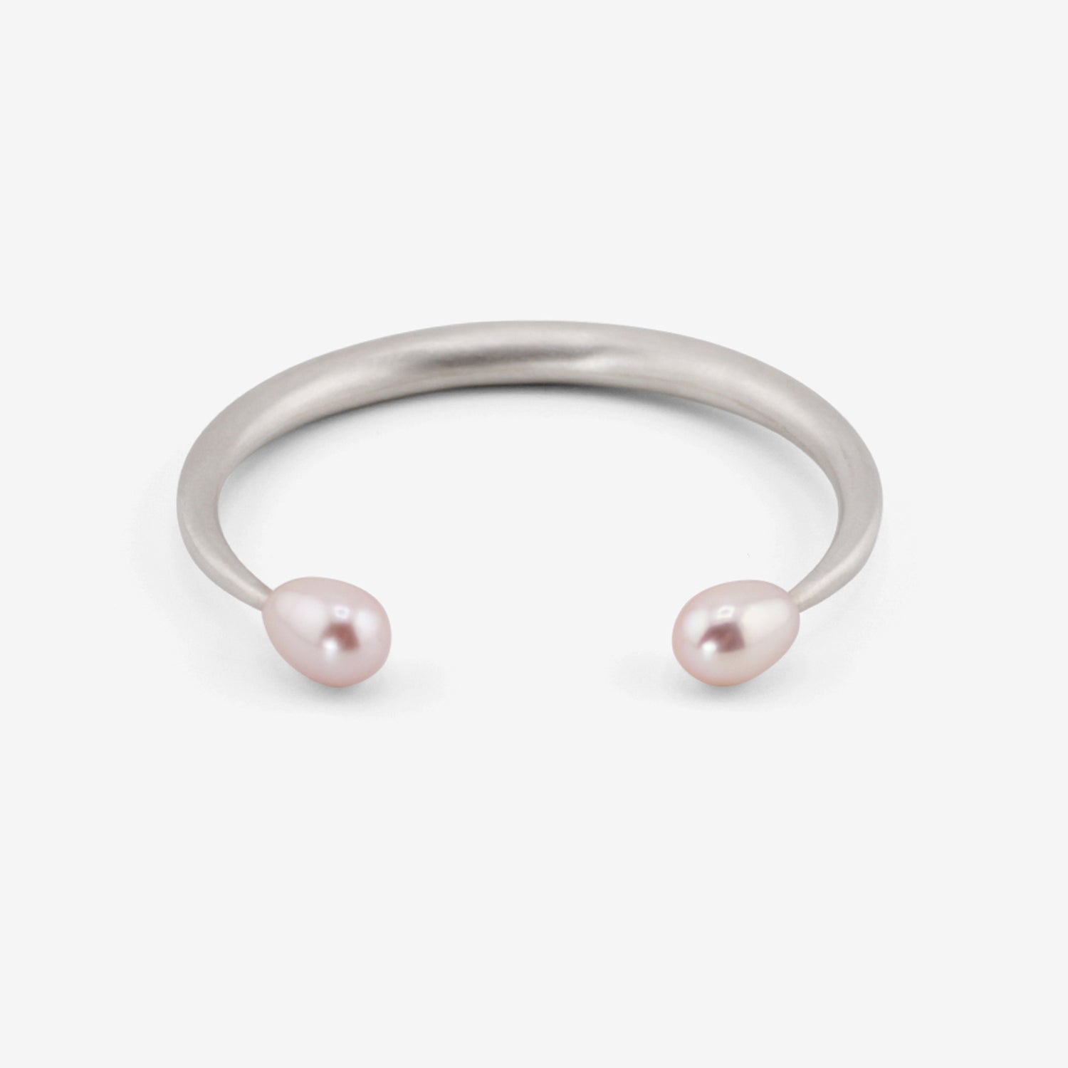 TED MUEHLING STERLING SILVER & PALE PINK PEARL OPEN BANGLE