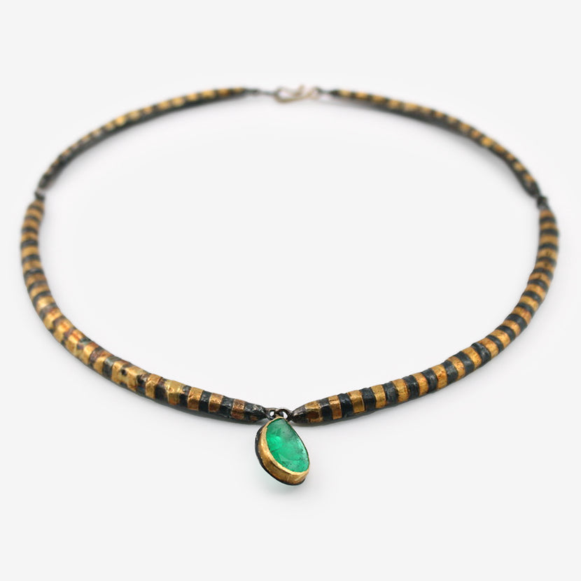 JUDY GEIB 22K & STERLING SILVER WIENER WERKSTATTE STRIPED CUFF NECKLACE WITH PEAR-SHAPED COLOMBIAN EMERALD, 7.88CT