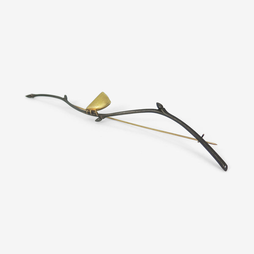 GABRIELLA KISS OXIDIZED BRONZE  18K SMALL BRANCH PIN WITH LEAF HOPPER