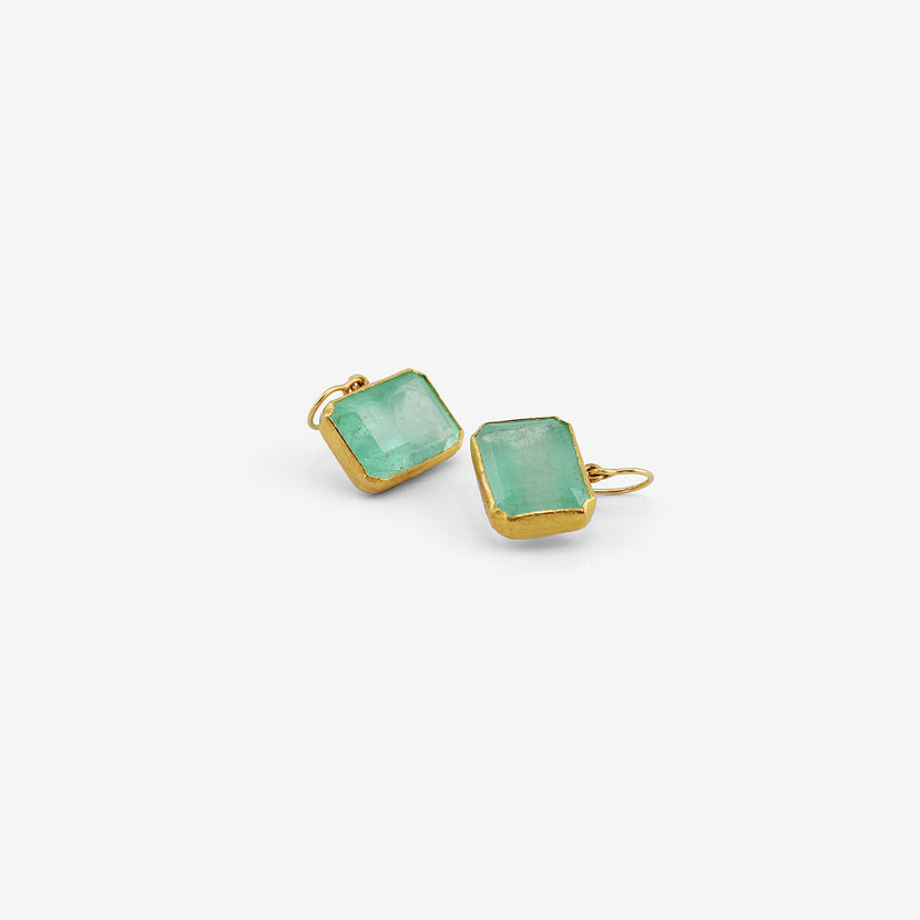 JUDY GEIB 22K & RECTANGULAR LOVELY BRIGHT LIGHT COLOMBIAN EMERALD EARRINGS, 29CT